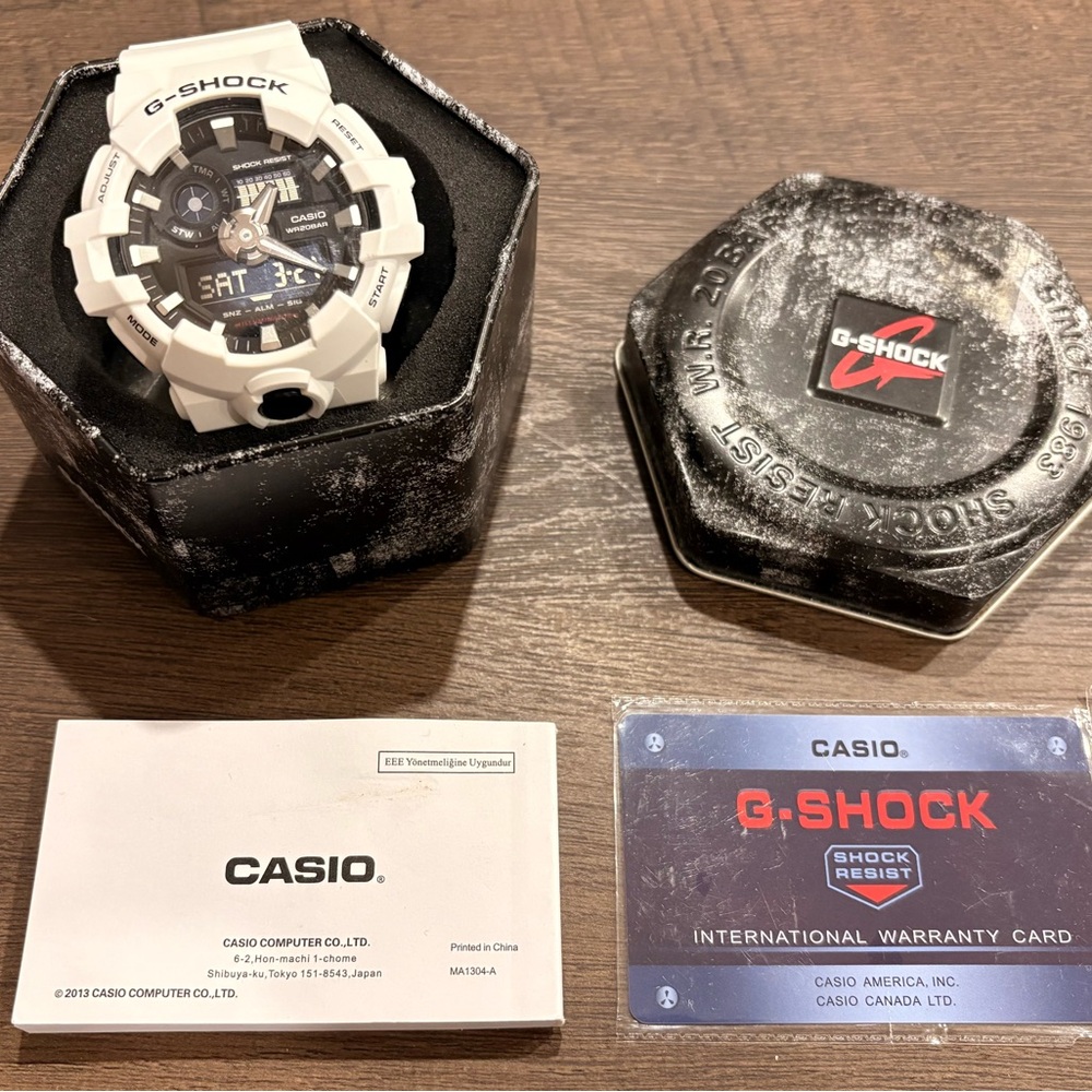 G-Shock White Resin Digital-Analog Watch with Black Dial
